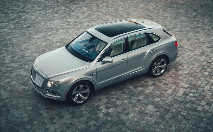 4K 2020 Bentley Bentayga Hybrid from above