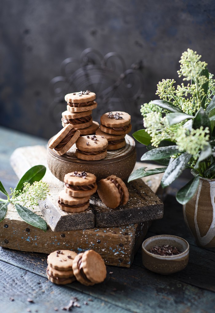 Chocolate filled cookies with cocoa nibs