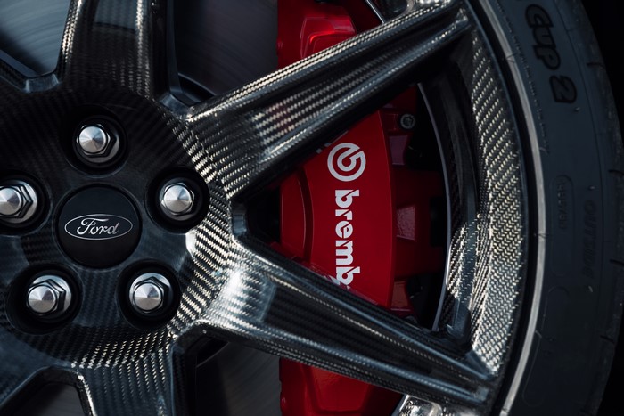 Ford Mustang Shelby GT500 2019 Carbon Fiber Wheel and Brembo Brakes