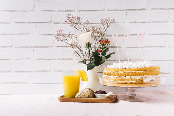 Mother's Day cake with juice and flowers