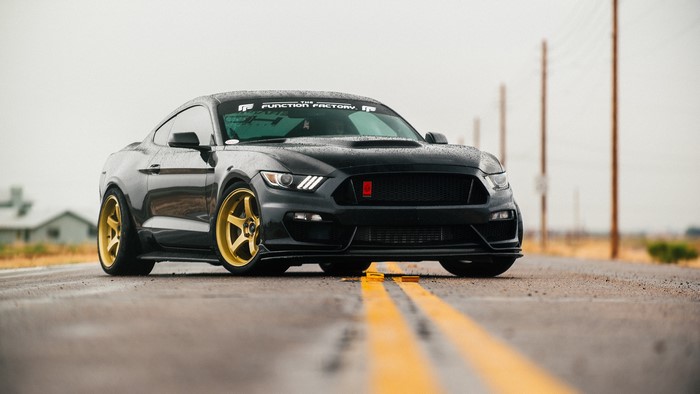 4K Black Ford Mustang Tuning