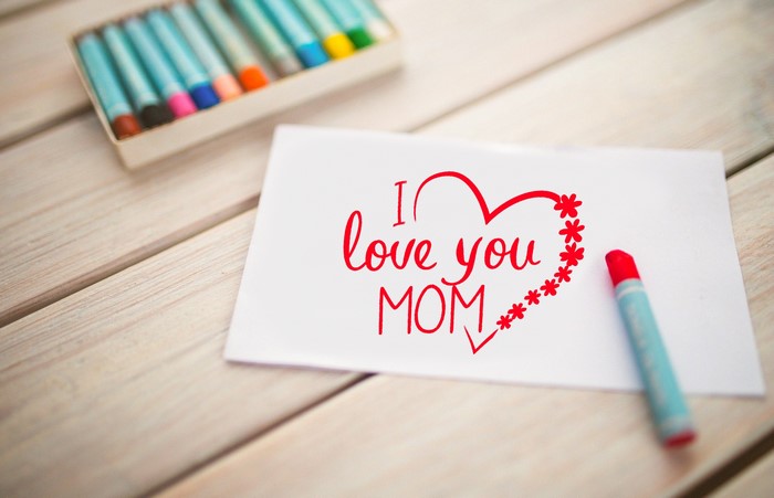 I love you MOM card with crayons
