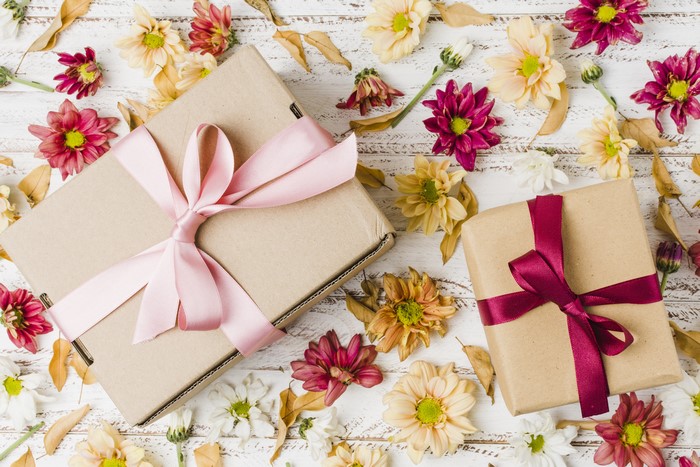 Gifts with Bowknots and Flowers
