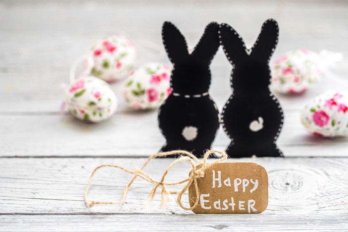 Easter Rabbits and Eggs with Happy Easter Tag