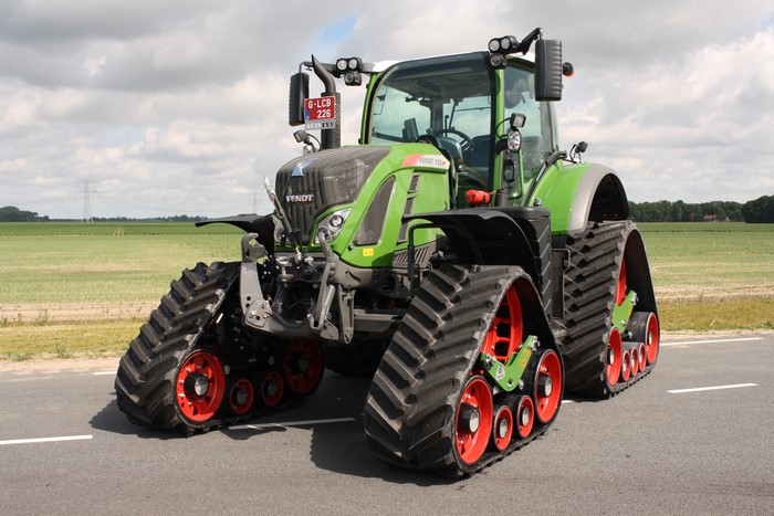 Fendt 722 Vario Tractor with Track System 4K