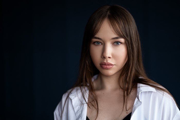4K Liza Brown Haired Woman