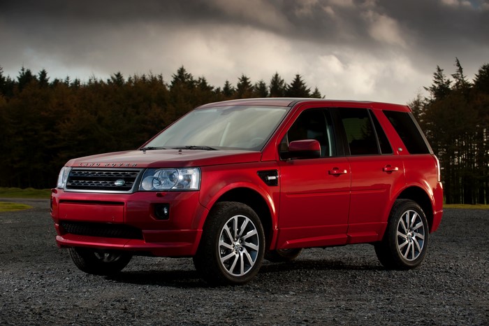 Red Land Rover Freelander 2 LR2