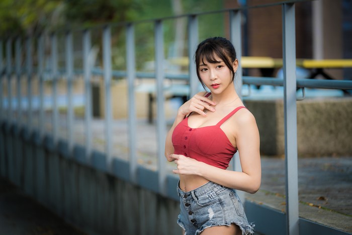 4K Asian Brunette Girl Posing Outdoors
