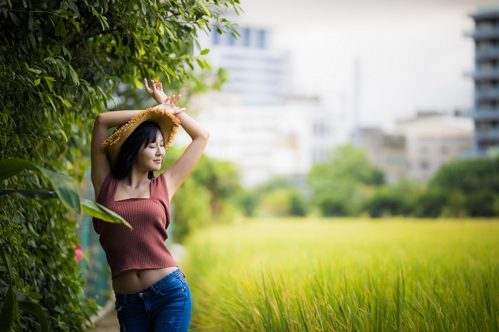 4k Asian Bokeh Branches Pose Belly Singlet Hands Hat Brunette Girl Hd Wallpaper Rare 1117