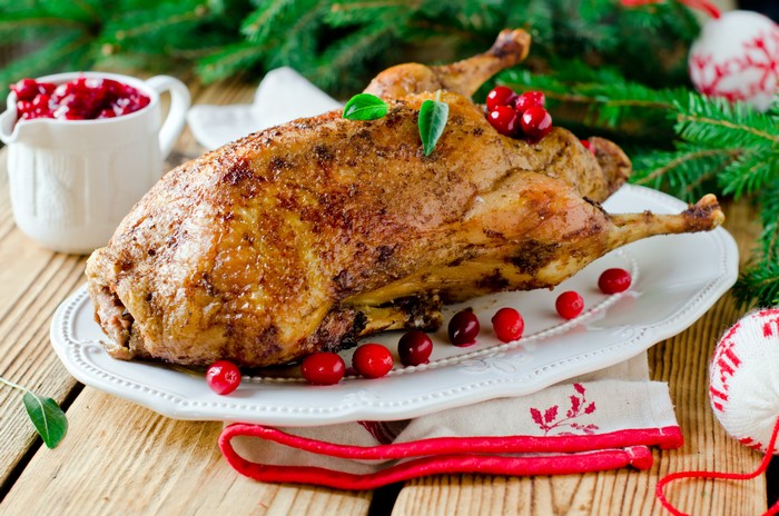4K Roast Duck with Cranberries and Christmas Decorations