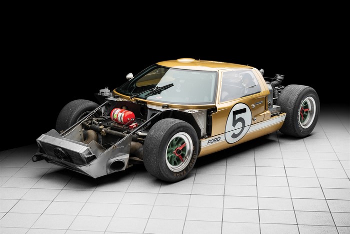 4K Ford GT40 race car with number 5