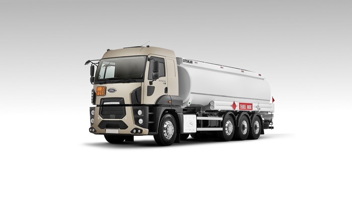 Ford Cargo 3242S HR 8x2 Tanker Truck
