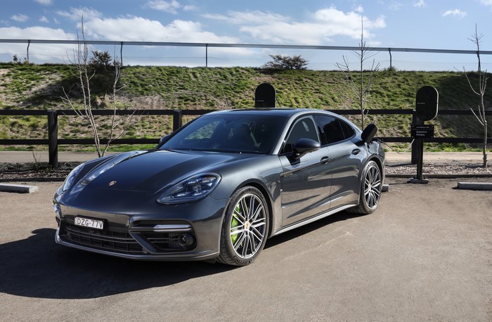 Porsche Panamera Turbo S E-Hybrid charging