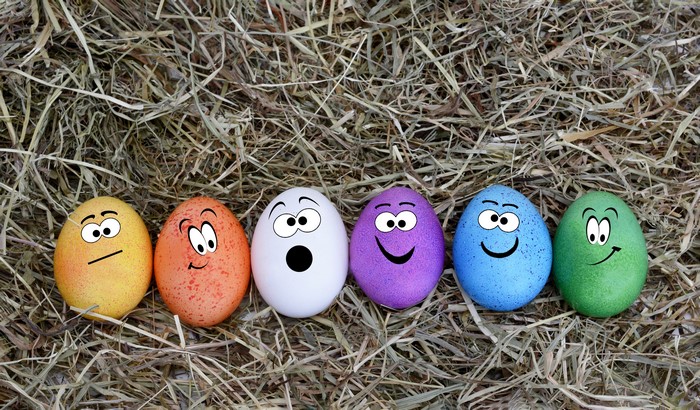 Funny Easter Eggs with Faces on Straw