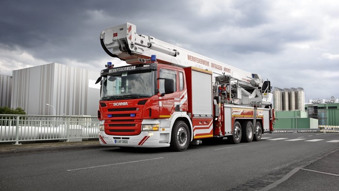 Scania R500 fire engine with ladder