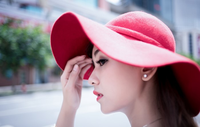 Woman in a red hat