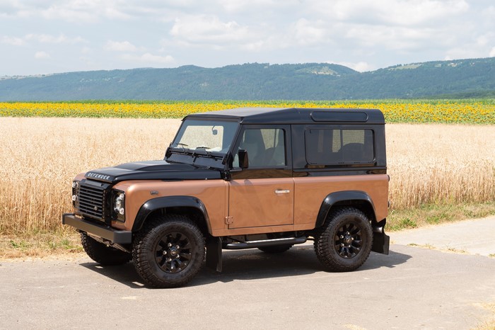 4K 2015 Land Rover Defender 90 Autobiography SUV