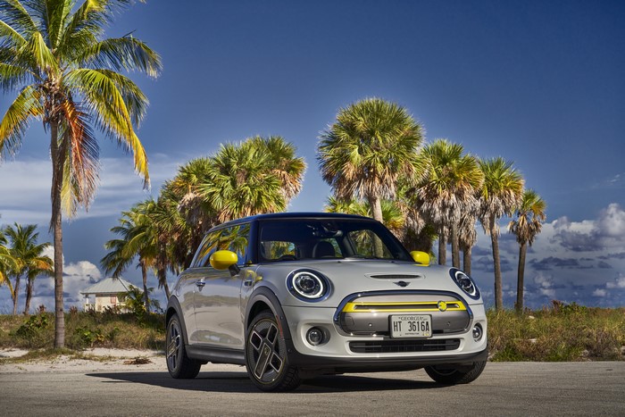 2020 Mini Cooper SE in a tropical setting