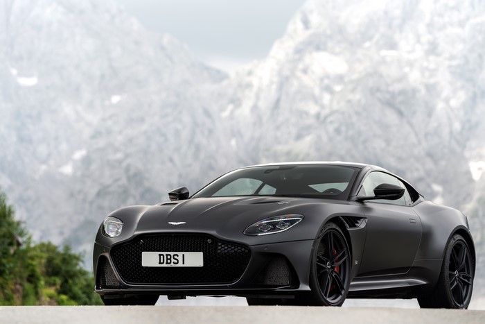 Aston Martin DBS Superleggera in matte black