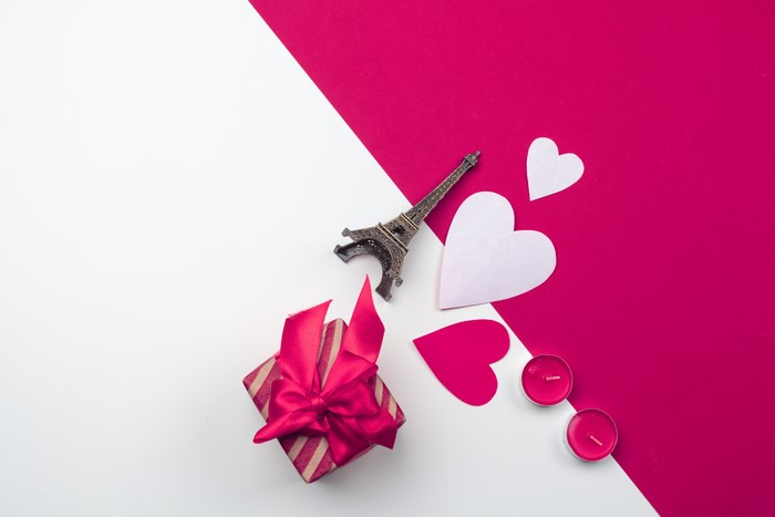 Eiffel Tower souvenir with gift and hearts