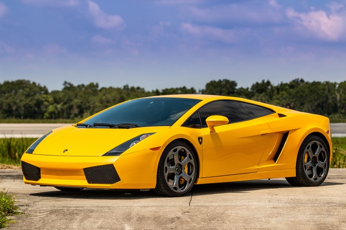 Yellow Lamborghini Gallardo in 4K