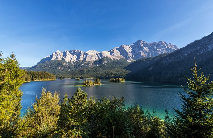 4K Eibsee Lake and Bavarian Alps in Garmisch-Partenkirchen