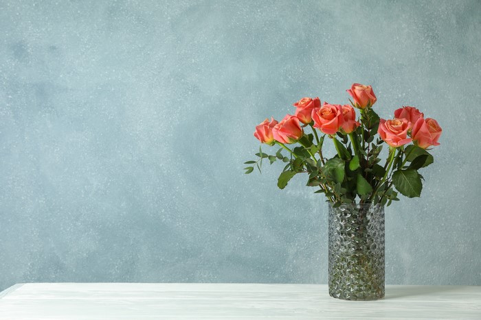 Bouquet of pink roses in a vase