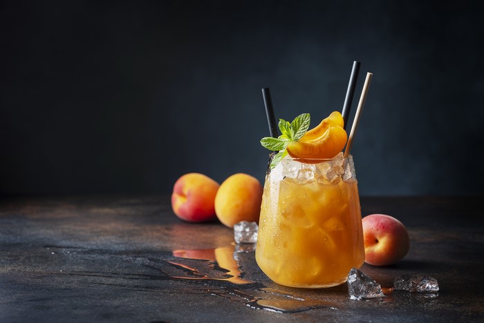 Peach Juice with Mint and Peaches