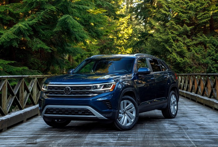Blue 2020 Volkswagen Atlas Cross Sport SE Crossover