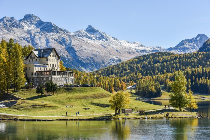 Hotel in Switzerland with Mountains and Lake