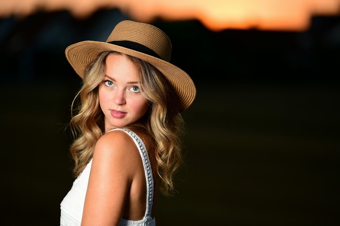 4K Portrait of Selina in Straw Hat