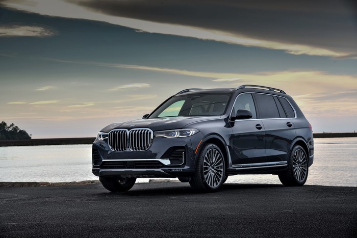 BMW X7 G07 Metallic Crossover