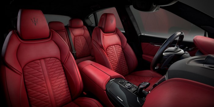 Maserati Levante GranSport Vulcano interior