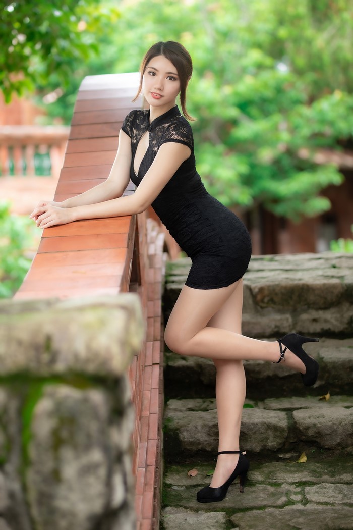 Asian Pose Legs Dress Glance Bokeh Beautiful Hd Phone Wallpaper Rare Gallery 6367