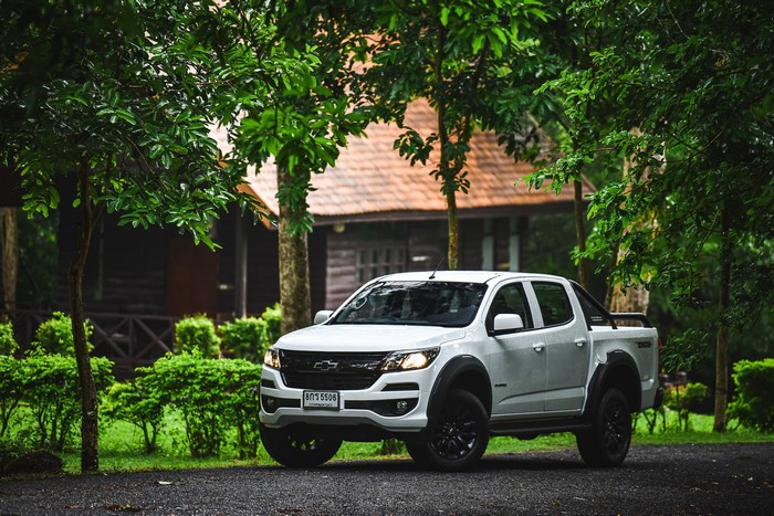 White Chevrolet Colorado Trail Boss Double Cab Truck