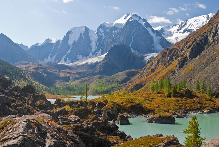 4K North-Chuyskiy Ridge Mountain Lake View