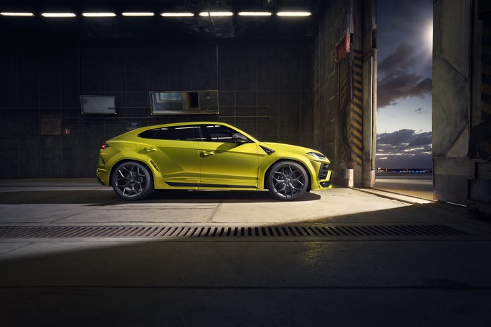 4K Yellow Lamborghini Urus SSUV Crossover