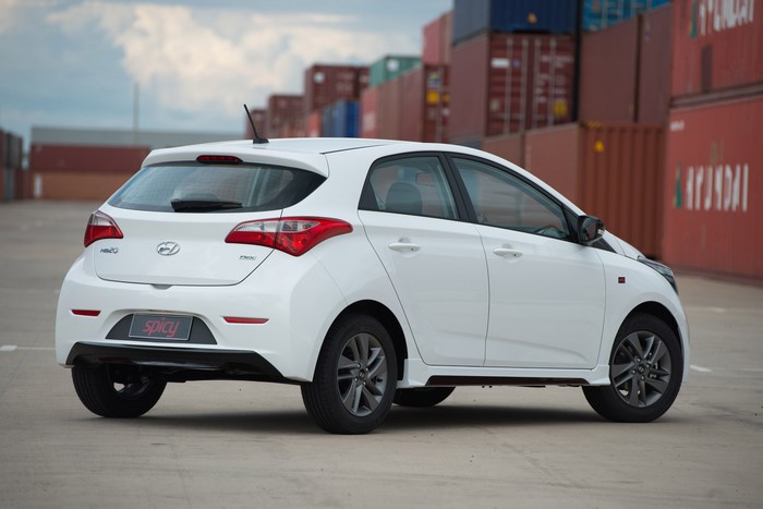 White 2015 Hyundai HB20 Spicy 1.0