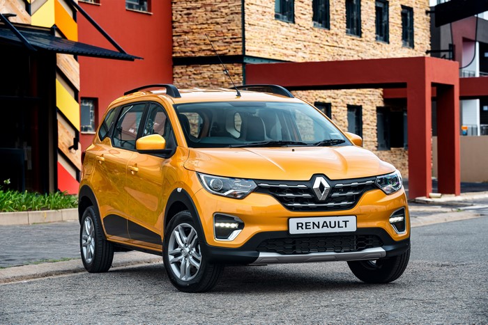 4K 2020 Renault Triber Yellow Metallic