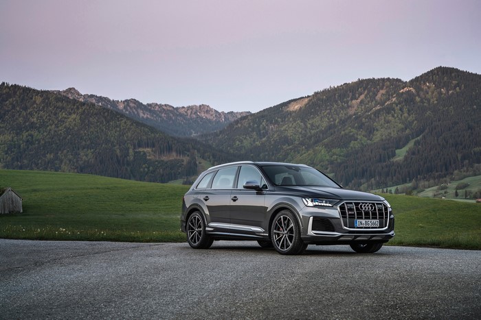 2020 Audi SQ7 TFSI Crossover in Grey Metallic