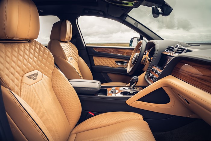 Bentley Bentayga V8 interior