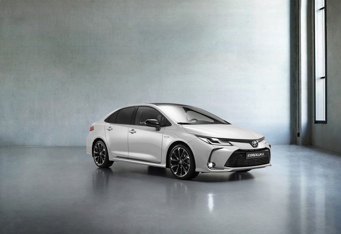 White Toyota Corolla Hybrid Sedan GR Sport 2020