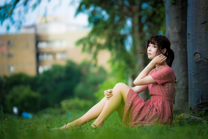 4k Asian Bokeh Brunette Girl Dress Hands Legs Sitting Hd