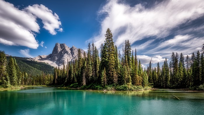 Emerald Lake in Yoho National Park 4K