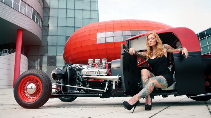 4K Blonde girl with tattoos and hot rod