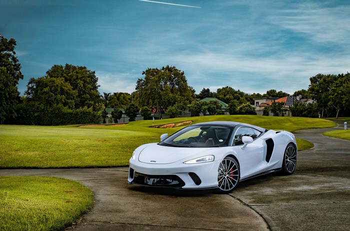 4K White 2020 McLaren GT on a Golf Course