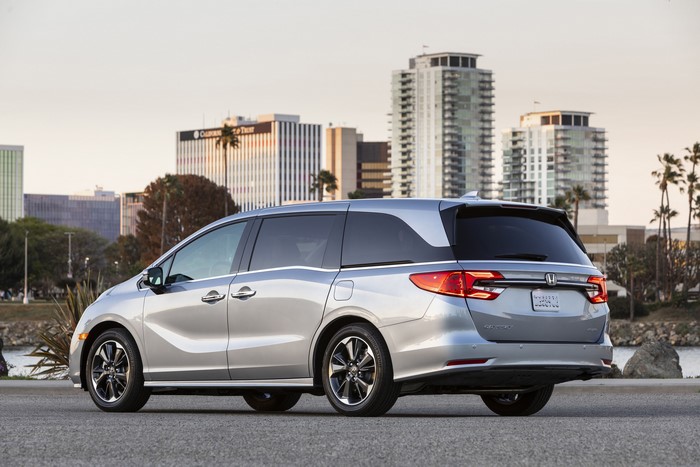 2020 Honda Odyssey Minivan in Silver