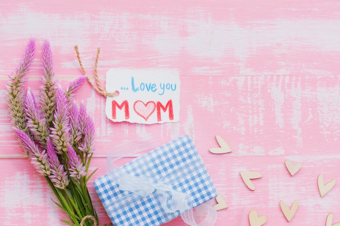 Mother's Day gift with flowers and hearts