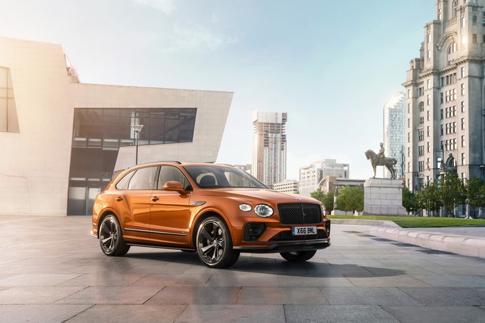 Bentley Bentayga V8 Worldwide 2020 Orange Metallic Crossover