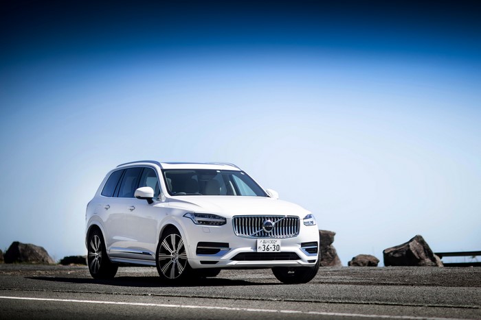 White Volvo XC90 T8 Twin Engine Inscription 2020